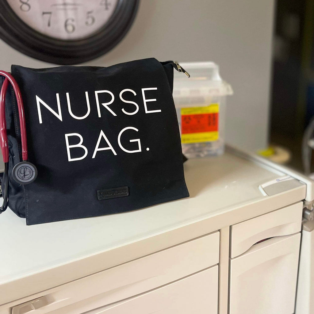 nurse bag with a stethescope and hospital room